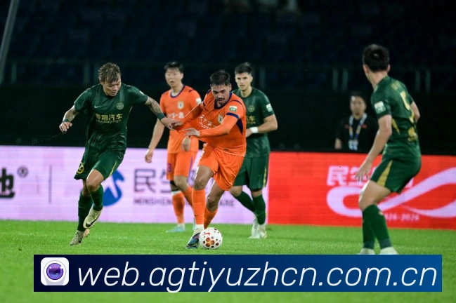 黄喜灿精彩表现引领球队攻防两端全面突破的传奇之路战术观察:最新赛事动态与深度分析 黄喜灿精彩表现引领球队攻防两端全面突破的传奇之路战术观察:最新赛事动态与深度分析